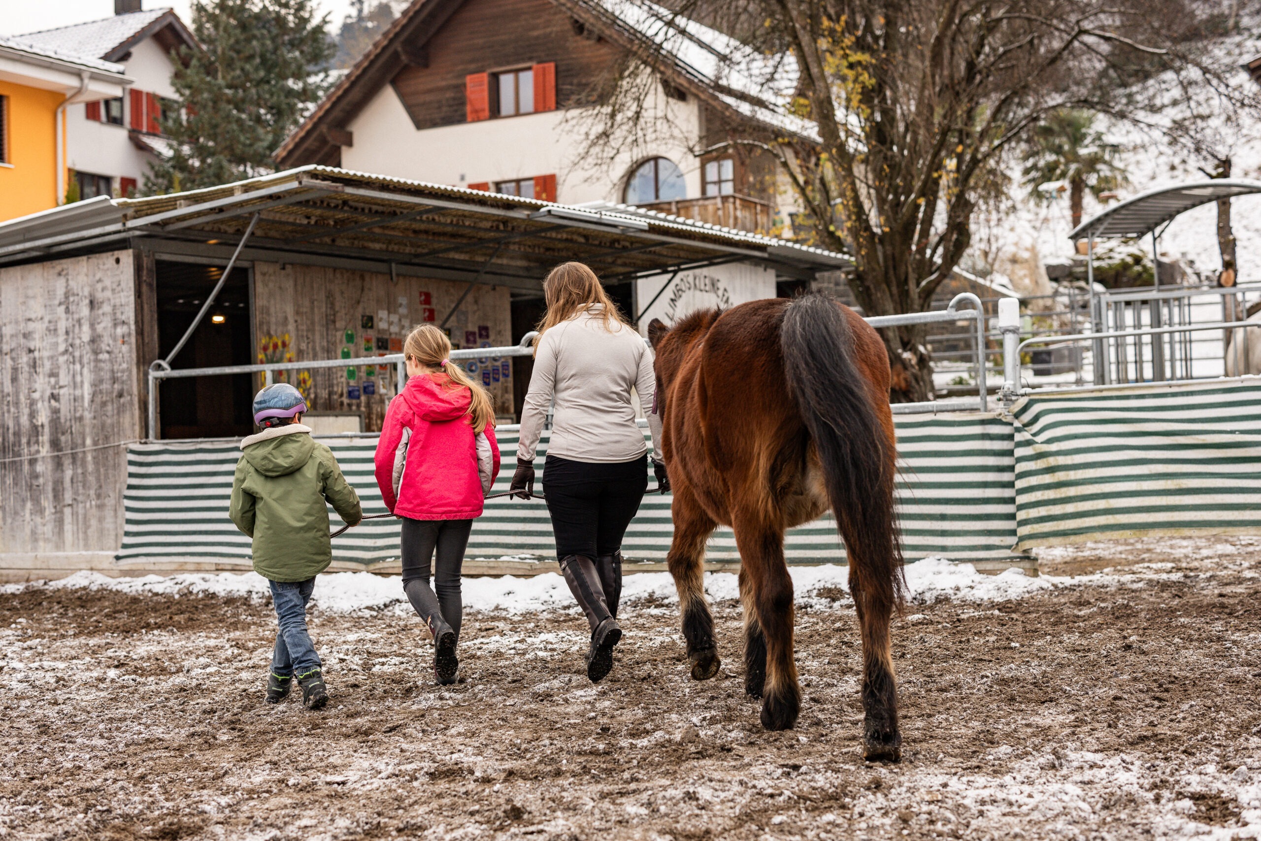 Ponyspielgruppe „Sternenponys“ – sicher und geborgen entfalten